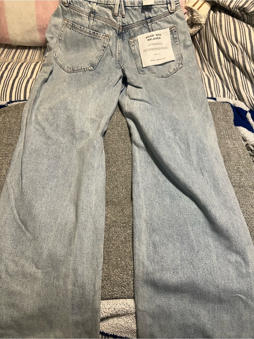 Good American Mid-Rise Relaxed Fit Jeans - Picture 10 of 10